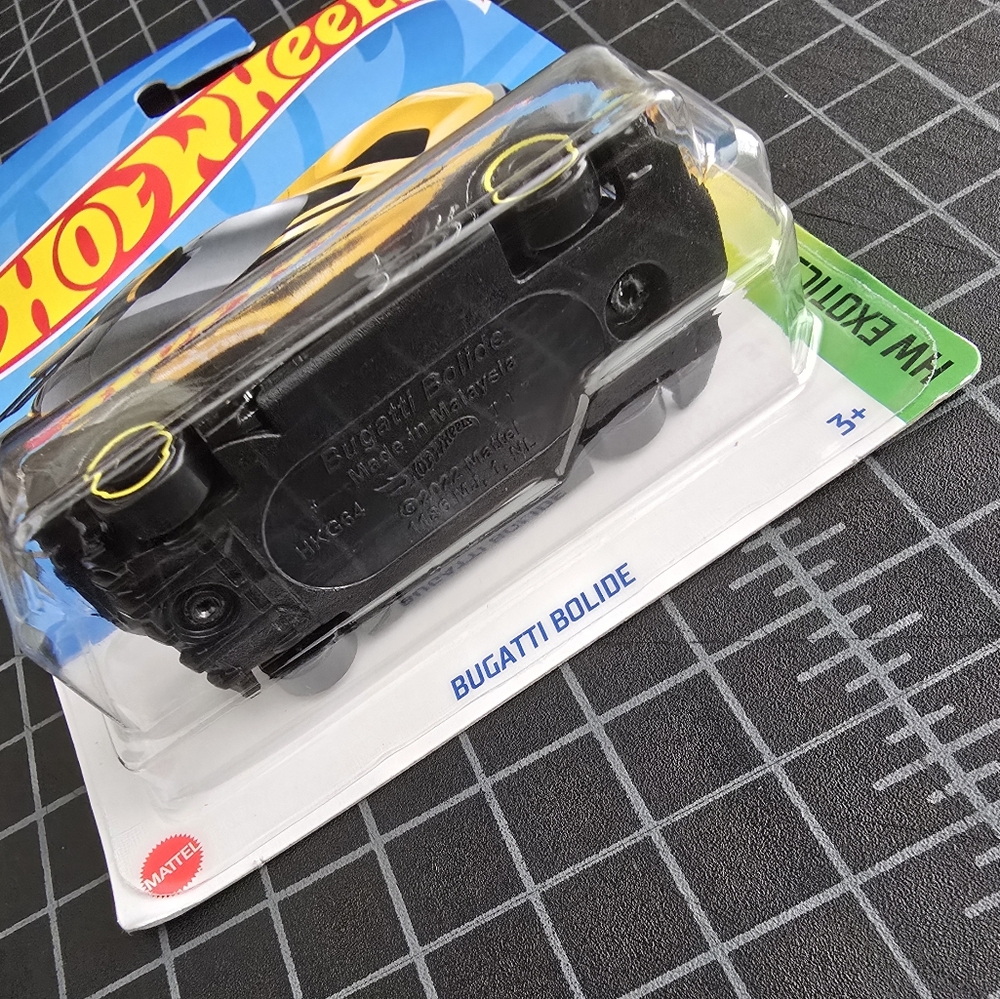 MATTEL HOT WHEELS 2024 BUGATTI BOLIDE - BLACK/ YELLOW - Picture 6 of 7